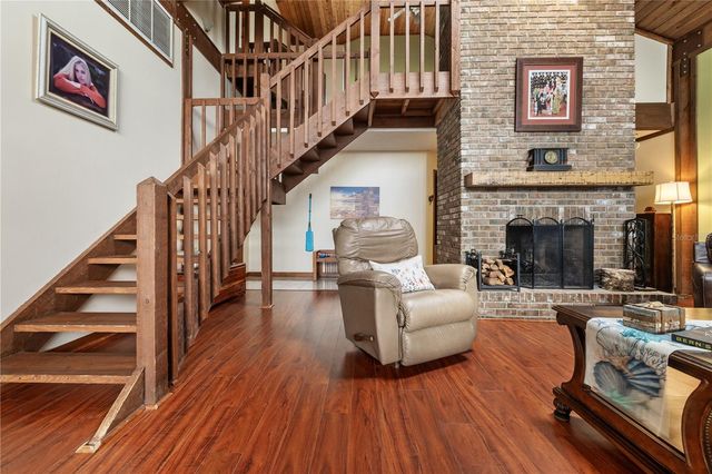 285 LAKEVIEW DRIVE, Tarpon Springs, FL 34689