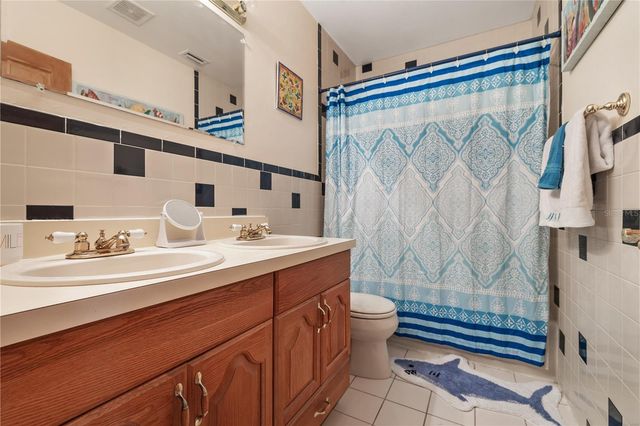 285 LAKEVIEW DRIVE, Tarpon Springs, FL 34689