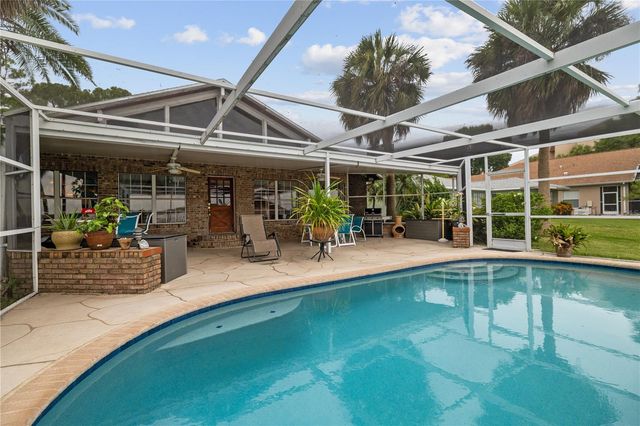285 LAKEVIEW DRIVE, Tarpon Springs, FL 34689