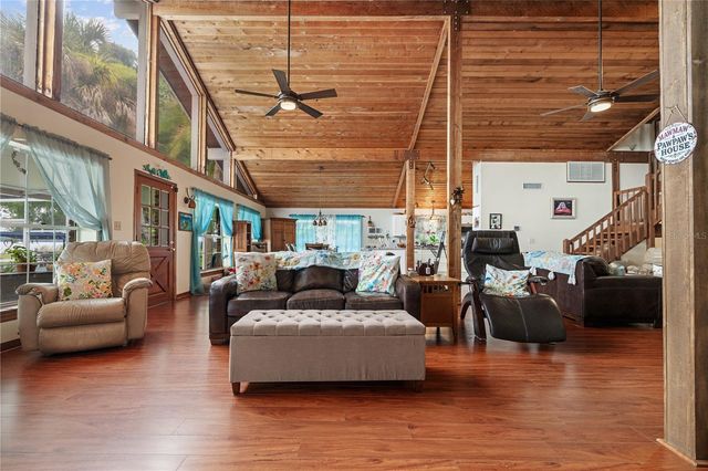285 LAKEVIEW DRIVE, Tarpon Springs, FL 34689