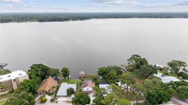 285 LAKEVIEW DRIVE, Tarpon Springs, FL 34689