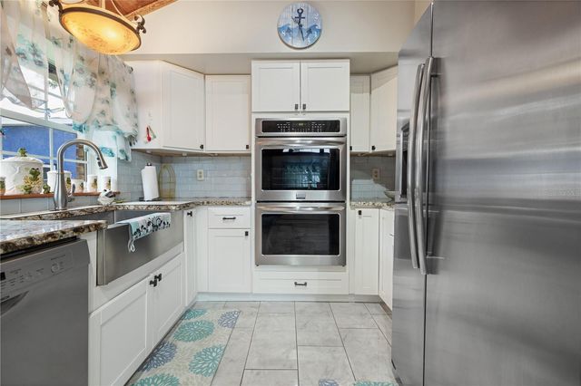 285 LAKEVIEW DRIVE, Tarpon Springs, FL 34689
