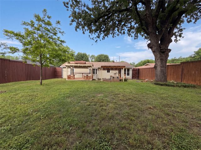 801 Cannon Drive, Euless, TX 76040