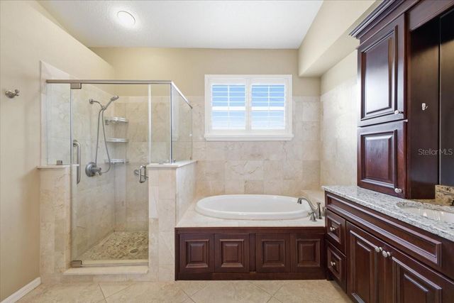 2726 VALENCIA GROVE DRIVE, Valrico, FL 33596