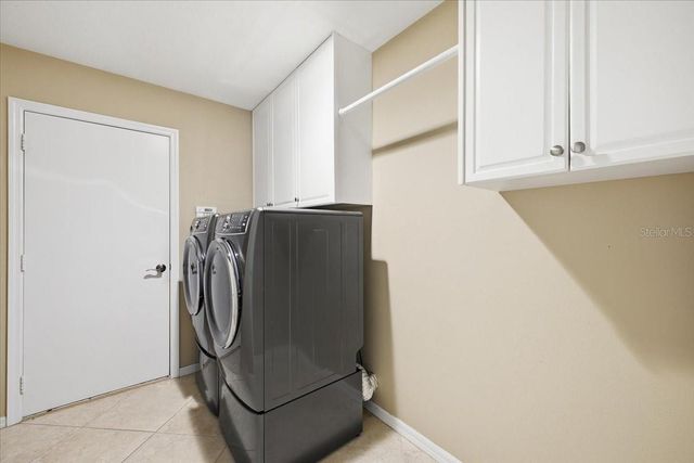 2726 VALENCIA GROVE DRIVE, Valrico, FL 33596