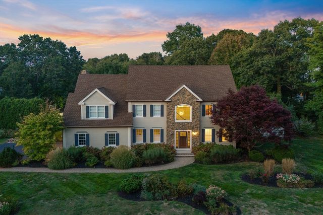19 High Ridge Rd, Topsfield, MA 01983