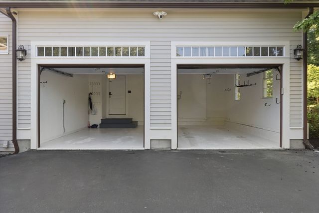 19 High Ridge Rd, Topsfield, MA 01983