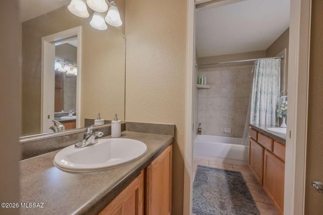 10373 E Loveless Gardner Lane, Tucson, AZ 85747