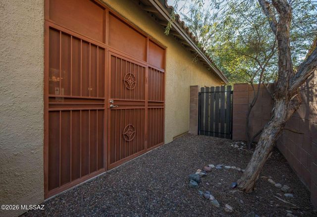 10373 E Loveless Gardner Lane, Tucson, AZ 85747
