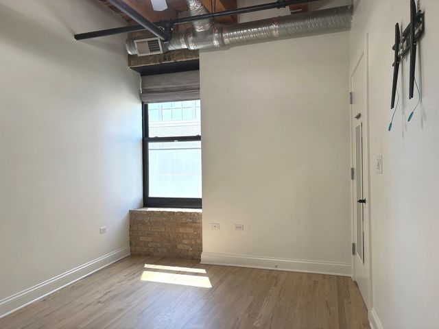 106 N Aberdeen Street 3G, Chicago, IL 60607