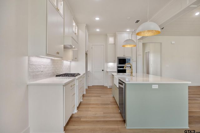 15083 Sweet Springs Dr, Tyler, TX 75703