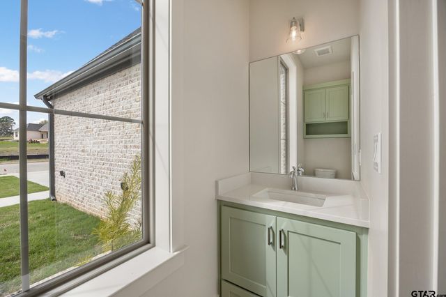 15083 Sweet Springs Dr, Tyler, TX 75703