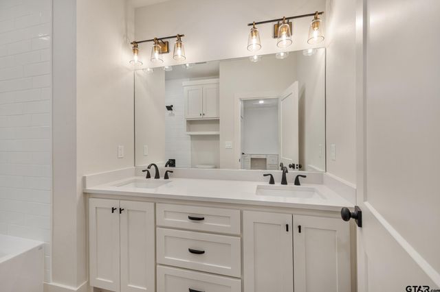 15083 Sweet Springs Dr, Tyler, TX 75703