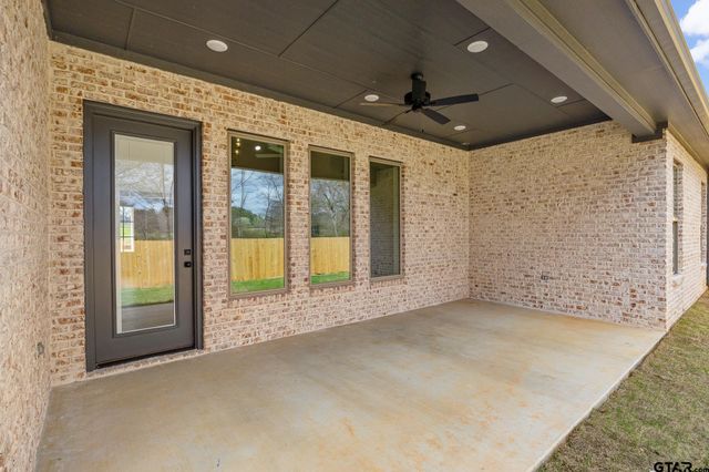 15083 Sweet Springs Dr, Tyler, TX 75703