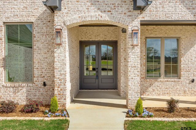 15083 Sweet Springs Dr, Tyler, TX 75703