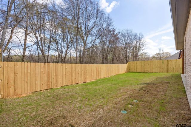 15083 Sweet Springs Dr, Tyler, TX 75703