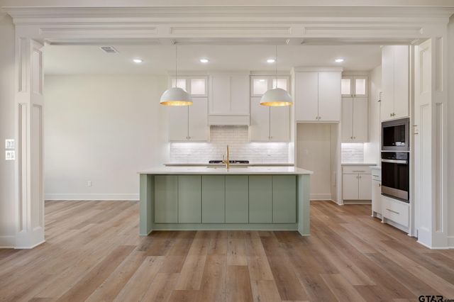 15083 Sweet Springs Dr, Tyler, TX 75703