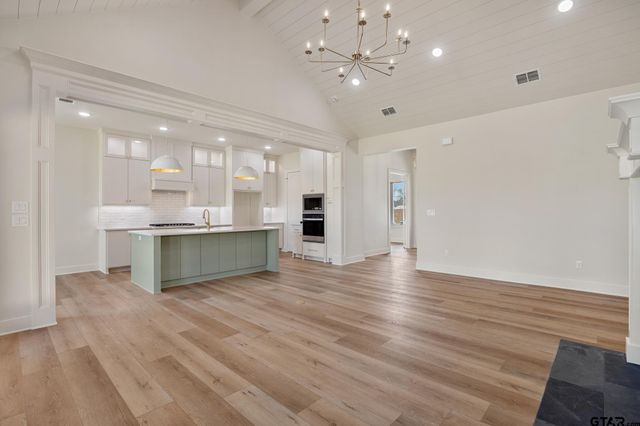 15083 Sweet Springs Dr, Tyler, TX 75703