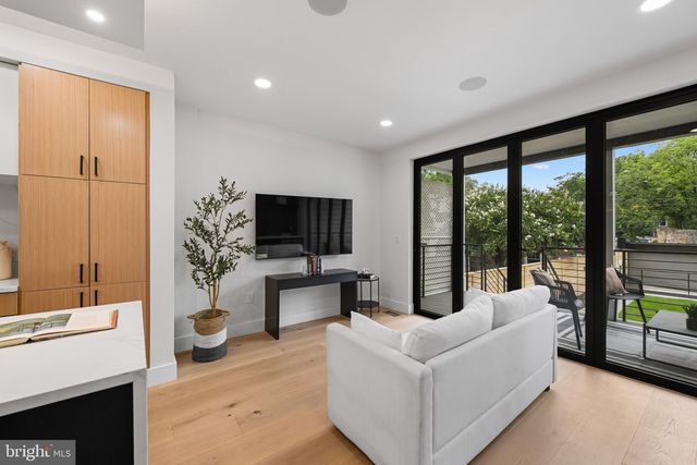 515 KENTUCKY AVE SE, Washington, DC 20003