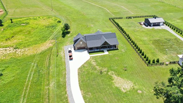 237 Burns Rd, Shelbyville, TN 37160