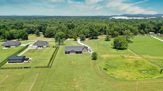237 Burns Rd, Shelbyville, TN 37160