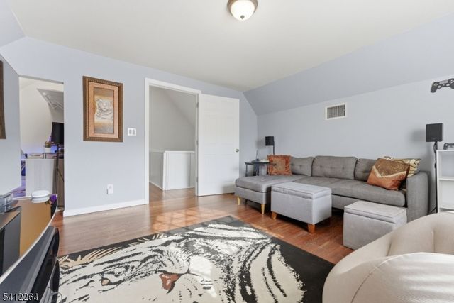 101 E Palisade Ave, Englewood City, NJ 07631