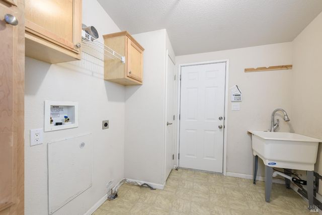 4005 Cantelow Rd, Vacaville, CA 95688