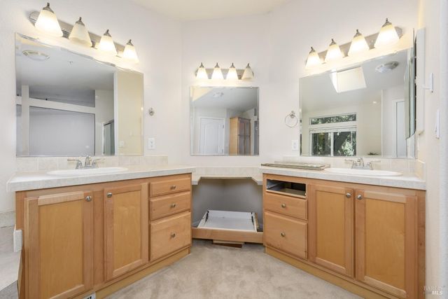 4005 Cantelow Rd, Vacaville, CA 95688