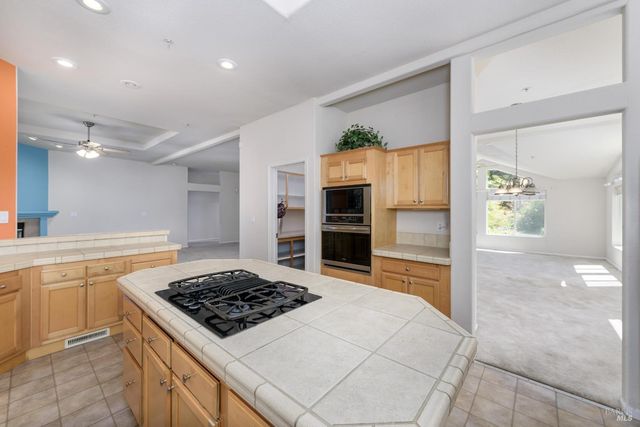 4005 Cantelow Rd, Vacaville, CA 95688