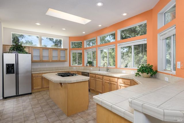 4005 Cantelow Rd, Vacaville, CA 95688