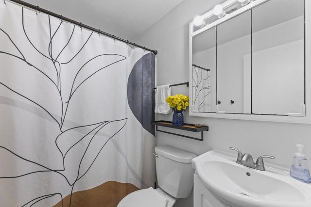 341 W 4th STREET, Oconomowoc, WI 53066