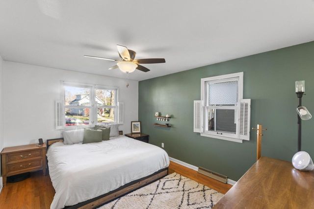 341 W 4th STREET, Oconomowoc, WI 53066