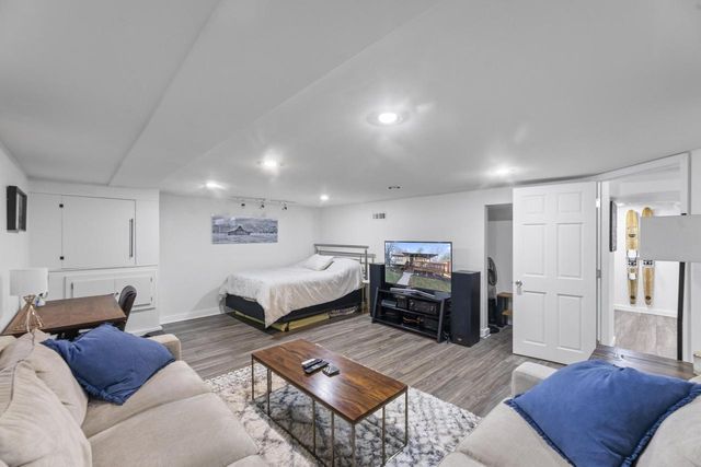 341 W 4th STREET, Oconomowoc, WI 53066