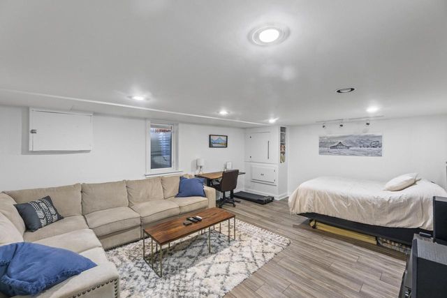 341 W 4th STREET, Oconomowoc, WI 53066