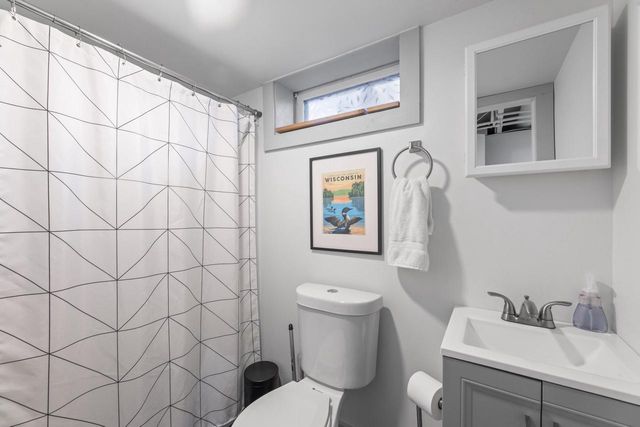 341 W 4th STREET, Oconomowoc, WI 53066