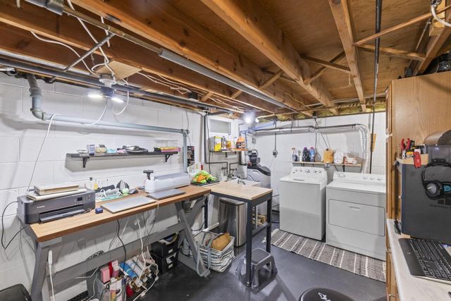 341 W 4th STREET, Oconomowoc, WI 53066