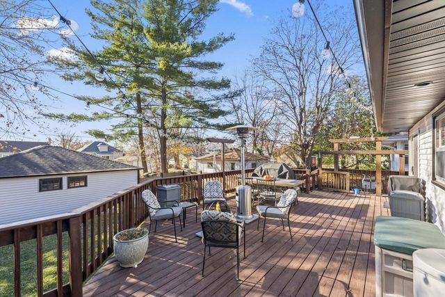 341 W 4th STREET, Oconomowoc, WI 53066