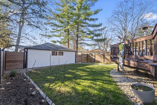 341 W 4th STREET, Oconomowoc, WI 53066