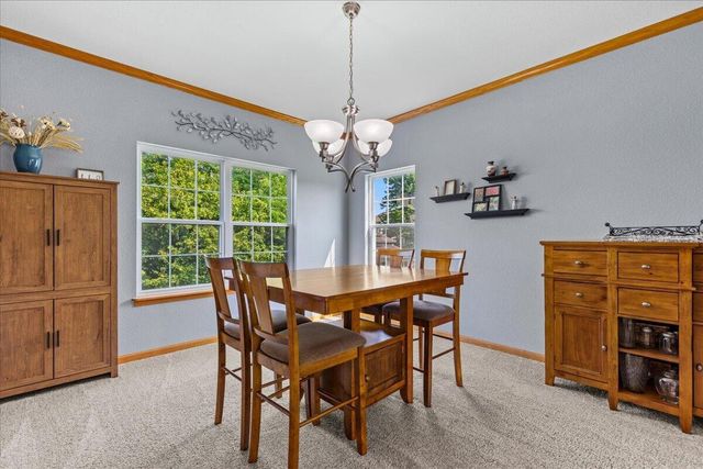700 Creekwood DRIVE, West Bend, WI 53095