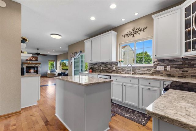700 Creekwood DRIVE, West Bend, WI 53095