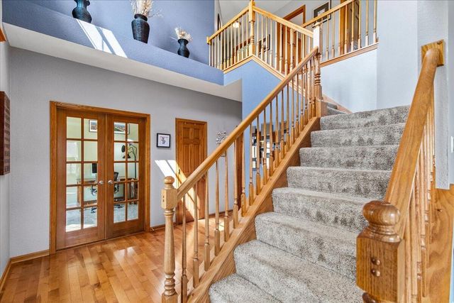 700 Creekwood DRIVE, West Bend, WI 53095