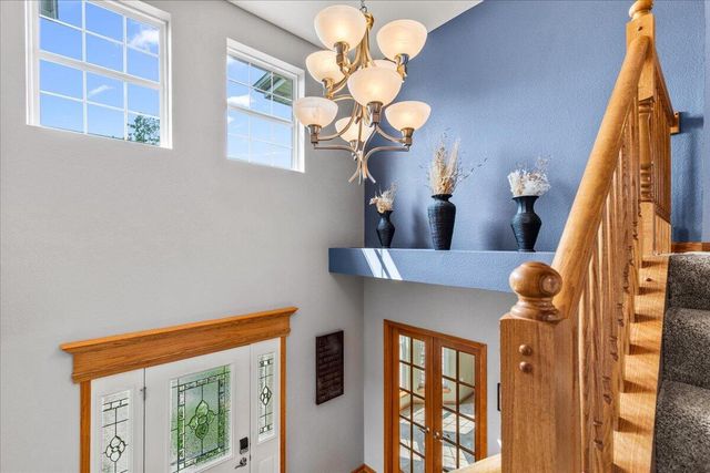 700 Creekwood DRIVE, West Bend, WI 53095