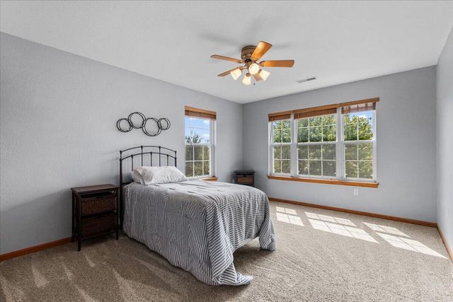 700 Creekwood DRIVE, West Bend, WI 53095