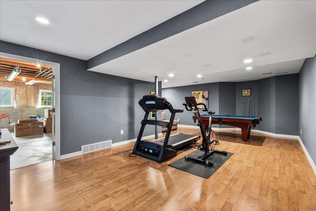 700 Creekwood DRIVE, West Bend, WI 53095