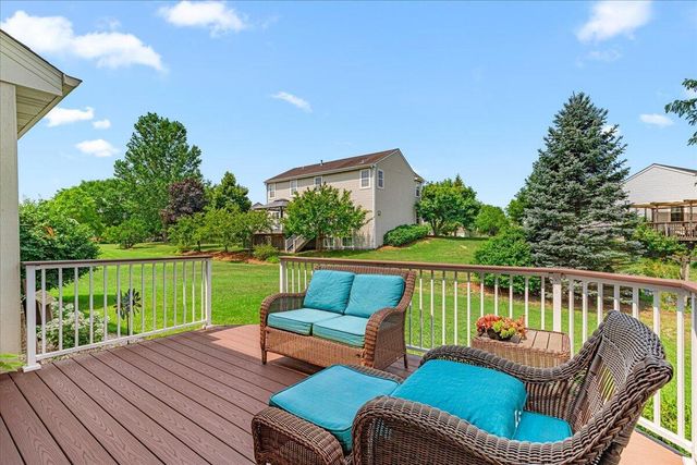 700 Creekwood DRIVE, West Bend, WI 53095