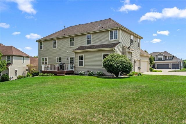 700 Creekwood DRIVE, West Bend, WI 53095