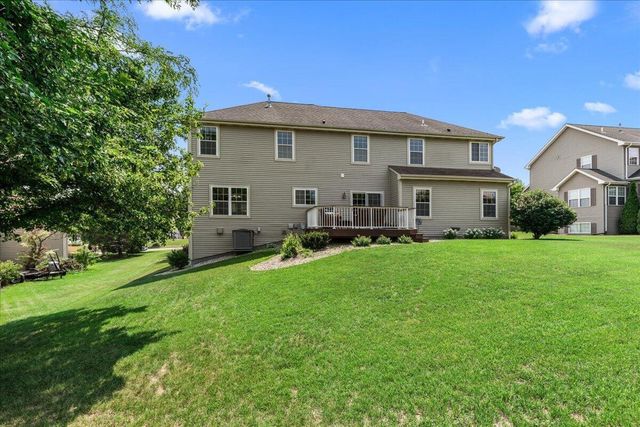 700 Creekwood DRIVE, West Bend, WI 53095