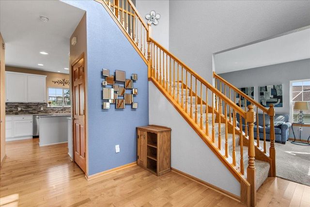 700 Creekwood DRIVE, West Bend, WI 53095