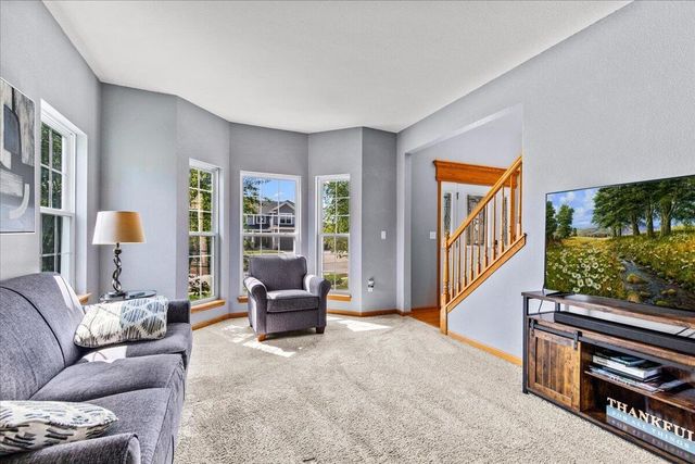 700 Creekwood DRIVE, West Bend, WI 53095
