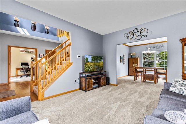 700 Creekwood DRIVE, West Bend, WI 53095
